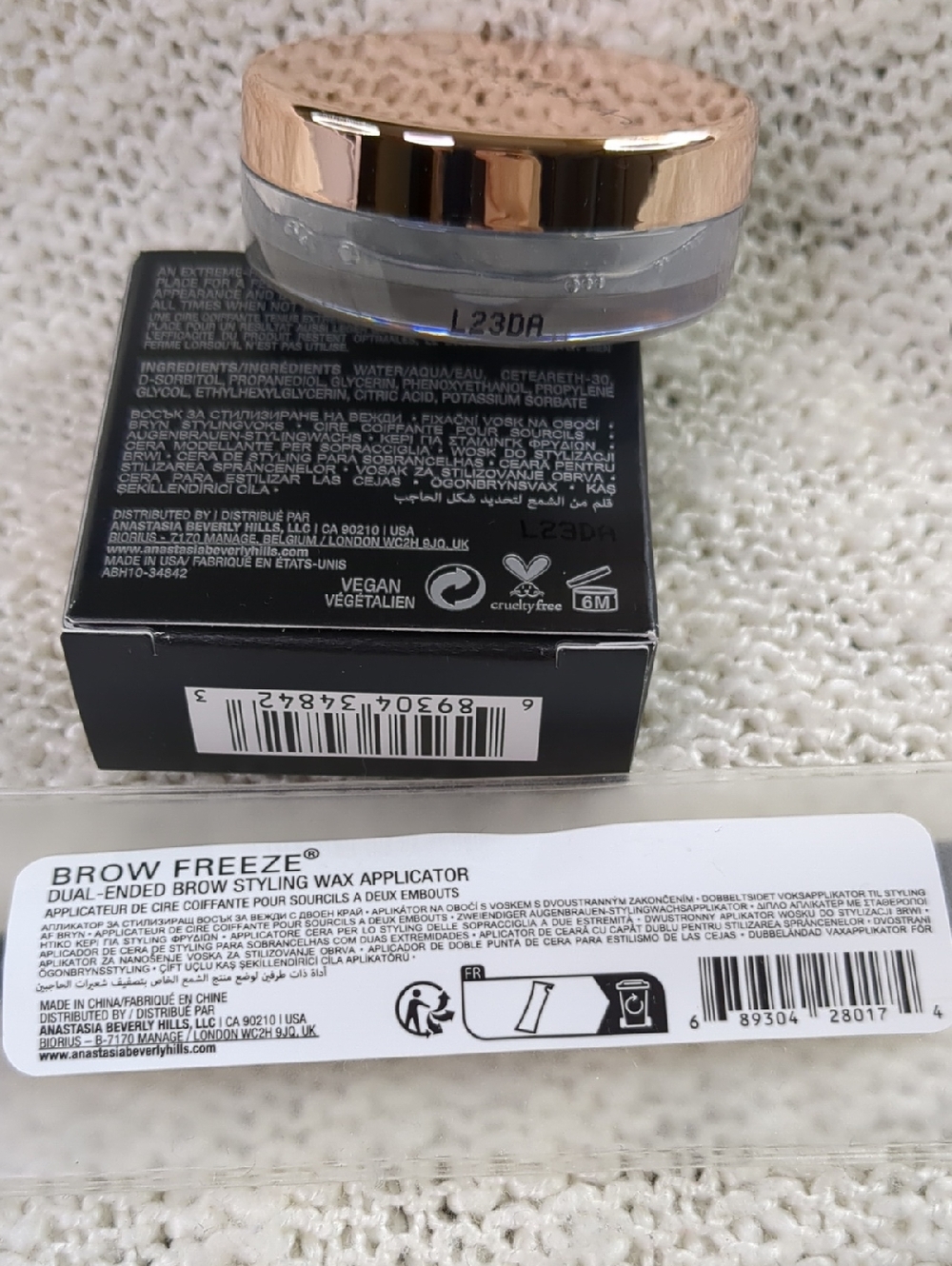 Anastasia Beverly Hills Clear Freeze Brow Wax/Applicator Duo - Picture 4 of 11